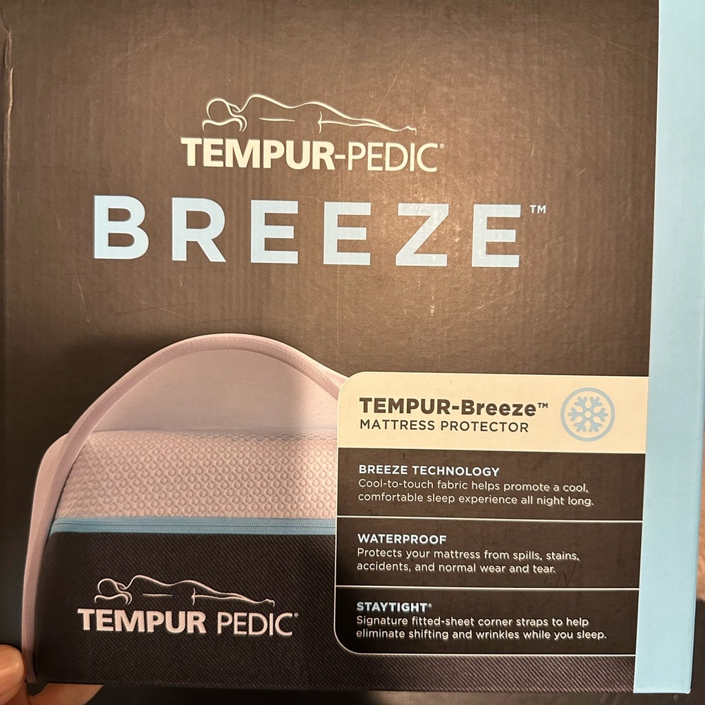 Tempur-Pedic Breeze Mattress Protector NWT
